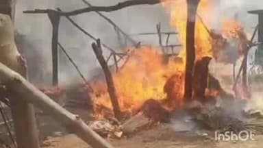 निघासन: छेदुई पतिया ग्राम पंचायत के मुन्ना पुरवा गांव में लगी भीषण आग से मचा हड़कंप, तेज हवाओं ने बढ़ाई तबाही