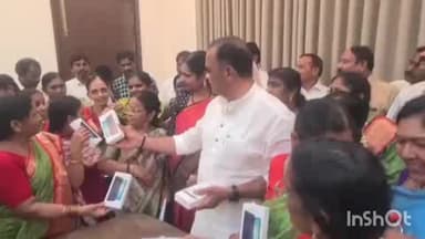నల్గొండ: నల్లగొండలోని అంగన్వాడీలకు స్మార్ట్ ఫోన్లు పంపిణీ: మంత్రి కోమటిరెడ్డి వెంకటరెడ్డి