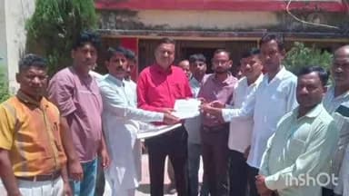 नानपारा: बलहा में मनरेगा और मानदेय भुगतान नियमित करने की मांग को लेकर ग्राम रोजगार सेवकों ने BDO को सौंपा ज्ञापन