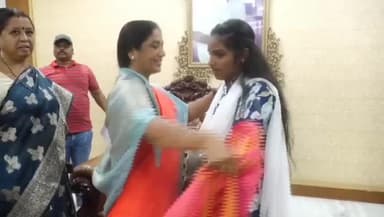 అనంతపురం నగరంలోని ఇంటర్మీడియట్ ఫలితాలలో స్టేట్ ర్యాంక్ సాధించిన విద్యార్థిని సన్మానించిన ఎమ్మెల్యే పరిటాల సునీత