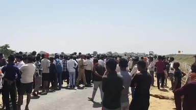 सवायजपुर: पचदेवरा क्षेत्र में अज्ञात वाहन की टक्कर से बाइक सवार दंपति की मौत, तीन माह की मासूम शवों के पास रोती मिली