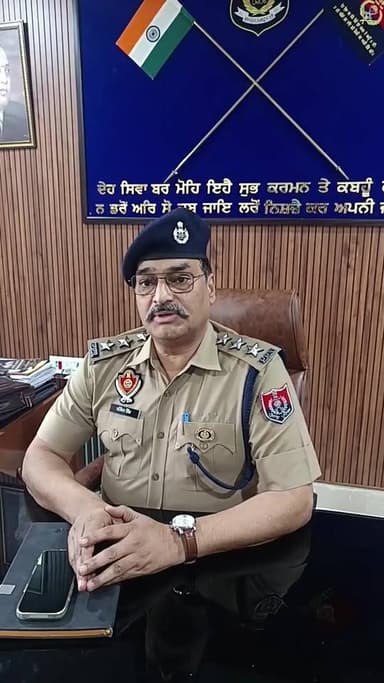 ਨਵ ਨਿਯੁਕਤ ਡੀਐਸਪੀ ਜਤਿੰਦਰ ਸਿੰਘ ਦੀ ਸਮਾਜ ਵਿਰੋਧੀ ਅਨਸਰਾਂ ਨੂੰ ਚੇਤਾਵਨੀ ਸਮਾਜ ਵਿਰੋਧੀ ਅੰਸਰਾਂ ਨੂੰ ਕਿਸੇ ਕੀਮਤ ਤੇ ਨਹੀਂ ਜਾਵੇਗਾ ਬਖਸ਼ਿਆ