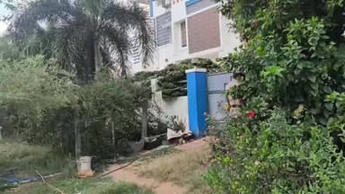 ஓட்டப்பிடாரம்: அமமுக வேட்பாளர் சுந்தர்ராஜ் வீடு அருகே முப்புலிவெட்டி கட்டுக்கட்டாக ரூ.14 லட்சம் பணம் பறிமுதல்