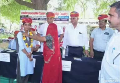 जालौर: भालनी विद्यालय में मेधावी छात्रों का किया गया सम्मान