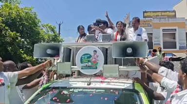 இலுப்பூர்: இறுதி கட்ட பிரச்சாரத்தில் தமிழக அரசியலை புரட்டி போட்ட EX அமைச்சர் விஜயபாஸ்கர் பேருந்து நிலையத்தில் 10,000 பேர் இறுதிக்கட்ட பரப்புரையில் பங்கேற்பு