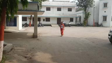 मधेपुरा: आवास सहायक नीतीश कुमार ने घूस में मांगे ₹5000, लाभुक बिजली देवी ने डीडीसी से की शिकायत