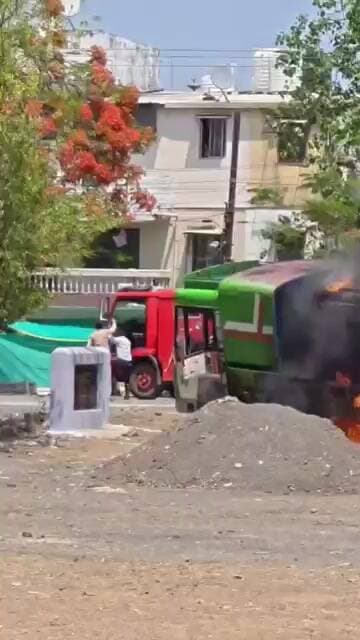 प्रताप नगर ब्रिज मिथिला कॉलोनी के पास बोरिंग मशीन में लगी आग