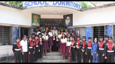 అదిలాబాద్ అర్బన్: విద్యార్థులు క్రమశిక్షణతో చదువుకుని, ఉన్నత లక్ష్యాలను చేరుకోవాలి :ఆదిలాబాద్ జిల్లా కలెక్టర్ రాజర్షిషా