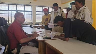 टीकमगढ़: जनसुनवाई में डिप्टी कलेक्टर ने संबंधित अधिकारियों को त्वरित निराकरण के निर्देश दिए, व्हाट्सएप पर भेजे आवेदन