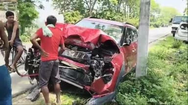 कुमारखंड: लक्ष्मीनियां में सड़क दुर्घटना, बारात से लौट रहे कुमारखंड पंचायत के पूर्व मुखिया समेत 6 घायल