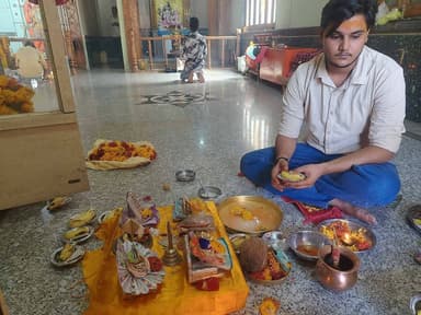 कोलारस नगर के श्री धर्मशाला हनुमान जी मंदिर पर चल रहे श्रीराम चरितमानस अखंड पाठ के आज के यजमान
श्री सीताराम