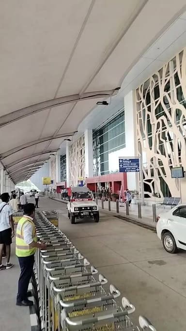 ফিরে যাচ্ছেন মোহন