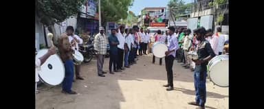 நாகப்பட்டினம்: நாகை சட்டமன்ற தொகுதி முழுவதும் நாம் தமிழர் கட்சியினர் இறுதி பிரச்சாரம் இரு சக்கர வாகன பேரணியில் வேட்பாளர் பாத்திமா பர்கானா வாக்கு சேகரித்தார்