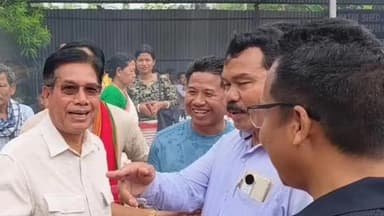 উদয়পুর: জমাতিয়া হদা উদ্যোগে পিত্রা কামি তে আয়োজিত গড়িয়া পূজার অন্তিম দিনে উপস্থিত পূর্ণচন্দ্র এবং সি কে জামাতিয়া