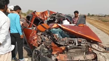 मदनपुर: सढइल और रानीगंज के बीच एनएच-19 पर ट्रक से टकराई कार, दो की मौत और तीन घायल