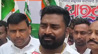 ବାରିପଦା ସଦର: ବାରିପଦା ସ୍ଥିତ ମୟୂରଭଞ୍ଜ ଜିଲ୍ଲାପାଳ ଅଫିସ ଆଗରେ ମୋରଡା ବ୍ଲକ ଯୁବ କଂଗ୍ରେସର ଧାରଣା; ଯୁବନେତା ମାନେ ଦେଲେ ପ୍ରତିକ୍ରିୟା