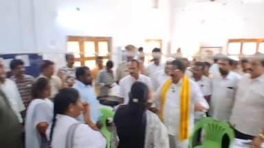 వినుకొండ సచివాలయంలో సిబ్బంది గైర్హాజర్పై MLA ఆగ్రహం