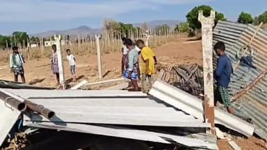 ಹನೂರು: ಬಿರುಬಿಸಿಲಿನ ನಡುವೆ ಬಿರುಗಾಳಿ ದನದ ಕೊಟ್ಟಿಗೆ ಕುಸಿತ: ಯುವಕ ಪಾರು ಭದ್ರಯ್ಯನಹಳ್ಳಿಯಲ್ಲಿ ಘಟನೆ