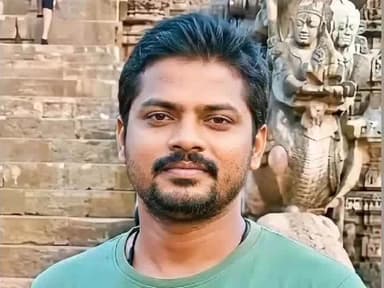 పల్నాడులో కొమ్మలు నరికేందుకు వెళ్లి విషపురుగు కాటుకు వ్యక్తి మృతి