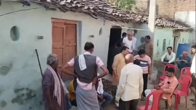 हमीरपुर: मुख्यमंत्री सामूहिक विवाह के बाद धनराशि न मिलने से परेशान पिता को पूर्व प्रधान ने ग्रामीणों से एकत्र धनराशि सौंपी