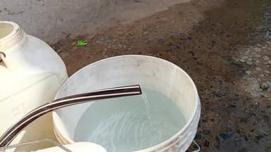 मोदी जी की नल जल योजना है ग्रामीण जिसका हर महीने 100 रू. महीना का भुखतान करते है
ये पानी पहले फ्री में मिलता था ।