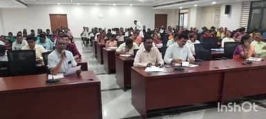 ఇల్లందు: స్పష్టమైన ప్రణాళికతో విద్యా సంవత్సరాన్ని ప్రారంభించడానికి చర్యలు తీసుకోవాలని అధికారులను ఆదేశించిన DEO నాగలక్ష్మి