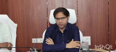 జూలూరుపాడు: జిల్లాలో దాన్యం కొనుగోలు ప్రక్రియను వేగవంతం చేయాలని అధికారులను ఆదేశించిన జిల్లా కలెక్టర్ అంకిత్