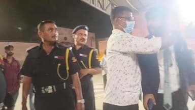 #रायबरेली: का जिला #अस्पताल बना जंग का अखाड़ा
सुरक्षा में लगे #गार्डों से #तीमारदारों ने की अभद्रता
वीडियो सोशल मीडि...