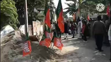 রায়গঞ্জ: অন্নপূর্ণা ভান্ডার প্রচার ঘিরে কুমারডাঙিতে উত্তেজনা, পথ অবরোধে বিক্ষোভ—মহিলা নেত্রী আটক ঘিরে চাঞ্চল্য