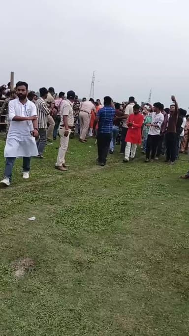 ময়নাগুড়িতে জনসভায় আসলেন হেমা মালিনী