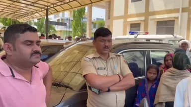 डूंगरपुर: डूंगरपुर के धम्बोला थाना क्षेत्र के रखोडिया गांव में एक युवक की पीट-पीटकर हत्या