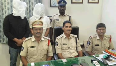 గుంటూరు: వైన్ షాపు వద్ద దాడి చేసి, తలక్రిందులుగా వేలాడదీసి చంపబోయిన ఘటనలో నిందితులను అరెస్ట్ చేసిన నగరంపాలెం పోలీసులు