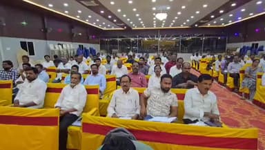 గిద్దలూరు: గిద్దలూరులో అధికారుల సమక్ష సమావేశం, హాజరైన కలెక్టర్ విజయ సునీత, స్థానిక ఎమ్మెల్యే అశోక్ రెడ్డి