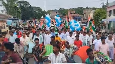 সারেঙ্গা: সারেঙ্গায় তৃণমূলের মহা মিছিল, জয়ের ব্যাপারে আত্মবিশ্বাসী নেতৃত্ব