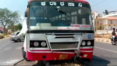 ಪಾವಗಡ: ಪಟ್ಟಣದಲ್ಲಿ ನಿಯಂತ್ರಣ ತಪ್ಪಿ ಡಿವೈಡರ್ ಗೆ ಗುದ್ದಿದ ಬಸ್ ತಪ್ಪಿದ ಭಾರಿ ಅನಾಹುತ