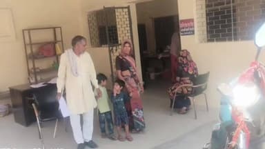 गोवर्धन: खेत गई विवाहिता रहस्यमयी ढंग से गायब, तलाश में भटकते सास-ससुर ने सीओ दफ्तर पहुंचकर बाइक सवार पर ले जाने का लगाया आरोप