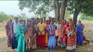 ଝାରସୁଗୁଡା: ମୁଖ୍ୟମନ୍ତ୍ରୀଙ୍କ ନିର୍ଦ୍ଦେଶକୁ କମ୍ପାନୀର ବେଖାତିର, ୪୫ ଡିଗ୍ରୀ ଖରାରେ ଏସଏମସି ପମ୍ପ ହାଉସ ସମ୍ମୁଖରେ ଗ୍ରାମବାସୀଙ୍କ ଆନ୍ଦୋଳନ ଜାରି