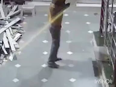 गुरुग्राम: मंदिर में चोरी से पहले टेका मत्था, फिर उड़ाए गहने, सीसीटीवी में कैद हुई वारदात