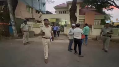 ಧಾರವಾಡ: ಯೂಥ್ ಕಾಂಗ್ರೆಸ್ ಮುಖಂಡ ಫೈರೋಜ್ ಪಠಾಣ್ ಹತ್ಯೆ ಪ್ರಕರಣ: ನಗರದಲ್ಲಿ ಅಂಜುಮನ್ ಅಧ್ಯಕ್ಷ ಇಸ್ಮಾಯಿಲ್ ತಮಟಗಾರ ಬಂಧನಕ್ಕಾಗಿ ಪೊಲೀಸರ ಹುಡುಕಾಟ