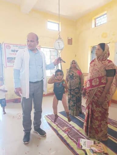 पोषण पखवाड़ा अंतर्गत कुंडेश्वर, मजना, अहार में निःशुल्क आयुर्वेद /होम्योपैथिक चिकित्सा शिविर आयोजित
-
आयुर्वेद/होम्योपैथि...