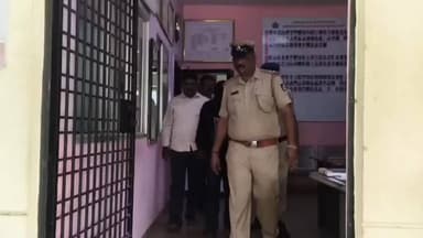 ಹುಬ್ಬಳ್ಳಿ ನಗರ: ಹುಬ್ಬಳ್ಳಿಯ ಮೆಂಡಾ ಮಲ್ಲಿಕ್ ಕೊಲೆ ಪ್ರಕರಣ ತಲೆ ಮರಿಸಿಕೊಂಡಿದ್ದ ಆರೋಪಿ ಪ್ರಜ್ವಲ್ ನನ್ನು ಬಂಧಿಸಿದ ಹುಬ್ಬಳ್ಳಿ ಬೆಂಡಿಗೇರಿ ಠಾಣೆ ಪೊಲೀಸರು