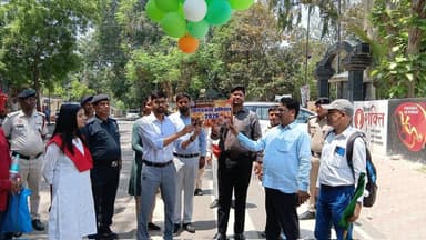 आग से बचाव एवं सुरक्षा के प्रति जन जागरूकता को लेकर आज आपदा प्रबंधन प्राधिकरण द्वारा समाहरणालय परिसर से अग्नि सुरक्षा रथ...