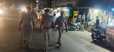 👉थाना देल्हूपुर क्षेत्र में शांति व्यवस्था के दृष्टिगत पैदल गश्त-
➡️आज दिनांक 21/04/2026 को क्षेत्राधिकारी रानीगंज श्री...