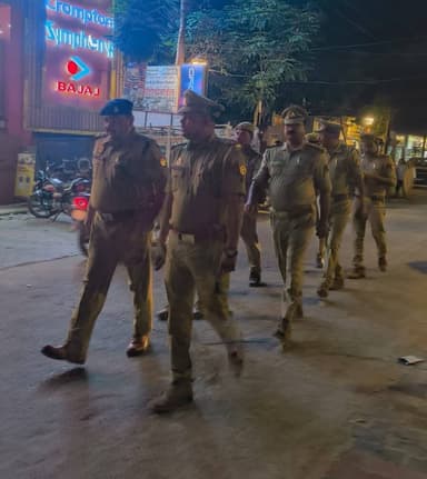 जनपद कुशीनगर में शान्ति/सुरक्षा एवं कानून व्यवस्था को सुदृढ़ बनाये रखने हेतु क्षेत्राधिकारी क्राइम श्री राकेश कुमार सिं...