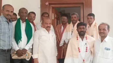 ಹುಬ್ಬಳ್ಳಿ ನಗರ: ಗುಡಗೇರಿ ಗ್ರಾಮದ ಪ್ರಾಥಮಿಕ ಕೃಷಿ ಪತ್ತಿನ ಸಹಕಾರಿ ಸಂಘದ ನೂತನ ಪದಾಧಿಕಾರಿಗಳಿಗೆ ಹುಬ್ಬಳ್ಳಿಯಲ್ಲಿ ಶಾಸಕ ಎಂ ಆರ್ ಪಾಟೀಲ ಸನ್ಮಾನ