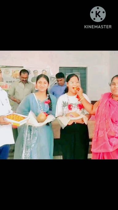 ग्राम पंचायत तिदुनी में मेधावी छात्राओं का सम्मान, बेटियों ने बढ़ाया मान
#तिदुनी_पंचायत
#मेधावी_छात्राएं
#छात्रा_सम्मान
...