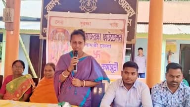 উদয়পুর: গোমতী জেলার হিন্দু সমাজরক্ষা ফাউন্ডেশন সকল সম্মানিত সদস্য/সদস্যাদের উদ্যোগে কাকড়াবনস্থিত আলোর দিশারিতে উপহার দেয়