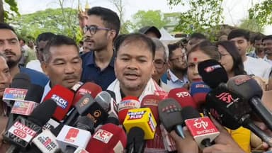 শিৱসাগৰত অখিল গগৈ উপস্থিত হৈ কৰে কেইবাটাও গুৰুত্বপূৰ্ণ মন্তব্য
বিজেপিয়ে শিৱসাগৰত এগৰাকী ভুল প্ৰাৰ্থী দিলে
বিজেপি দলৰ...