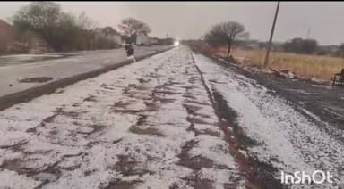 धारूरमध्ये गारपीटीचा कहर; रस्त्यांवर बर्फाचे थर, शेतीला फटका
प्रतिनिधी : जुबेर शेख
तुळजापूर – तुळजापूरपासून सुमारे 10...