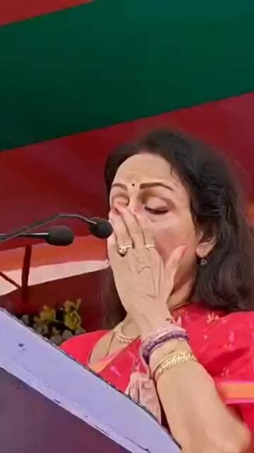 “ড্রিম গার্ল পাশে, আর আমি ভাবছি—এটা কি ভোট প্রচার নাকি লাইফের হাইলাইট #jalpaiguri